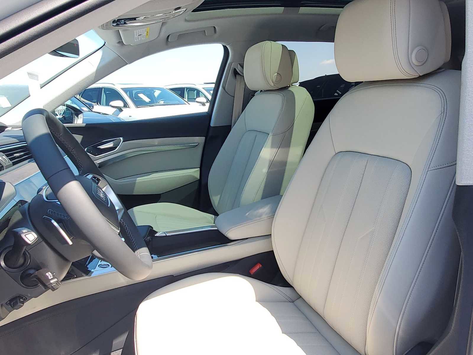 Certified 2024 Audi Q8 e-tron Premium Plus w/ Premium Plus Package AWD/4WD image 15