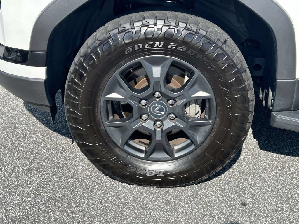 Used 2024 Lexus GX 550 AWD/4WD image 9