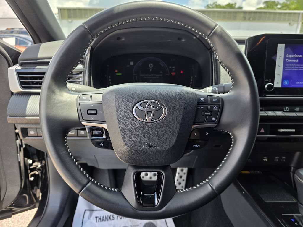 Used 2025 Toyota Camry SE FWD image 22