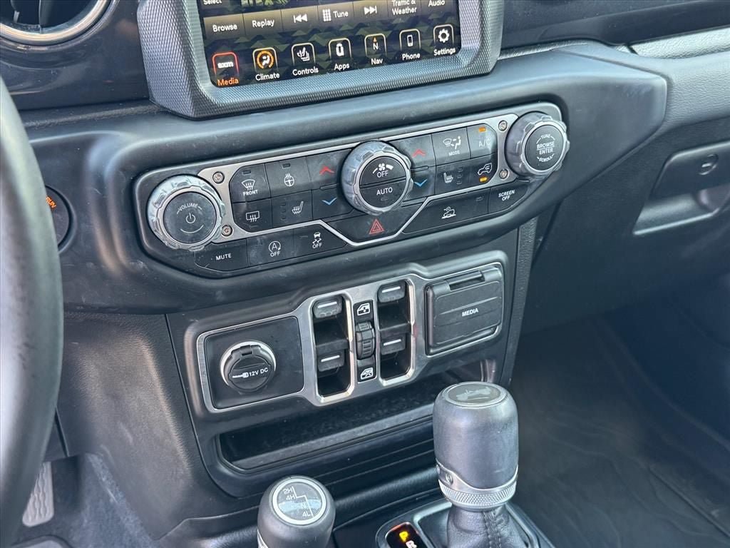 Used 2023 Jeep Wrangler Unlimited Sahara AWD/4WD image 25