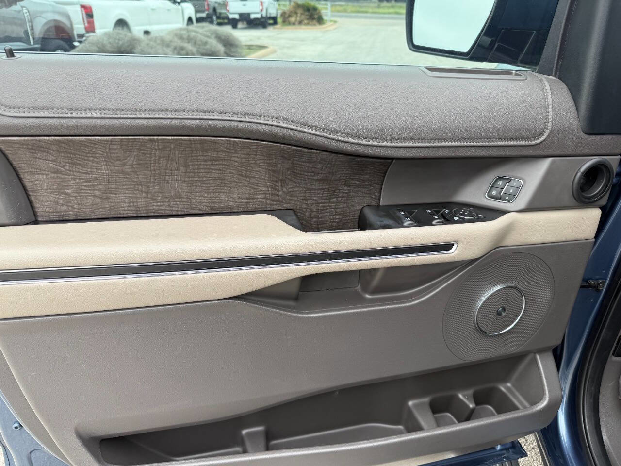 Used 2020 Ford Expedition Limited RWD image 10