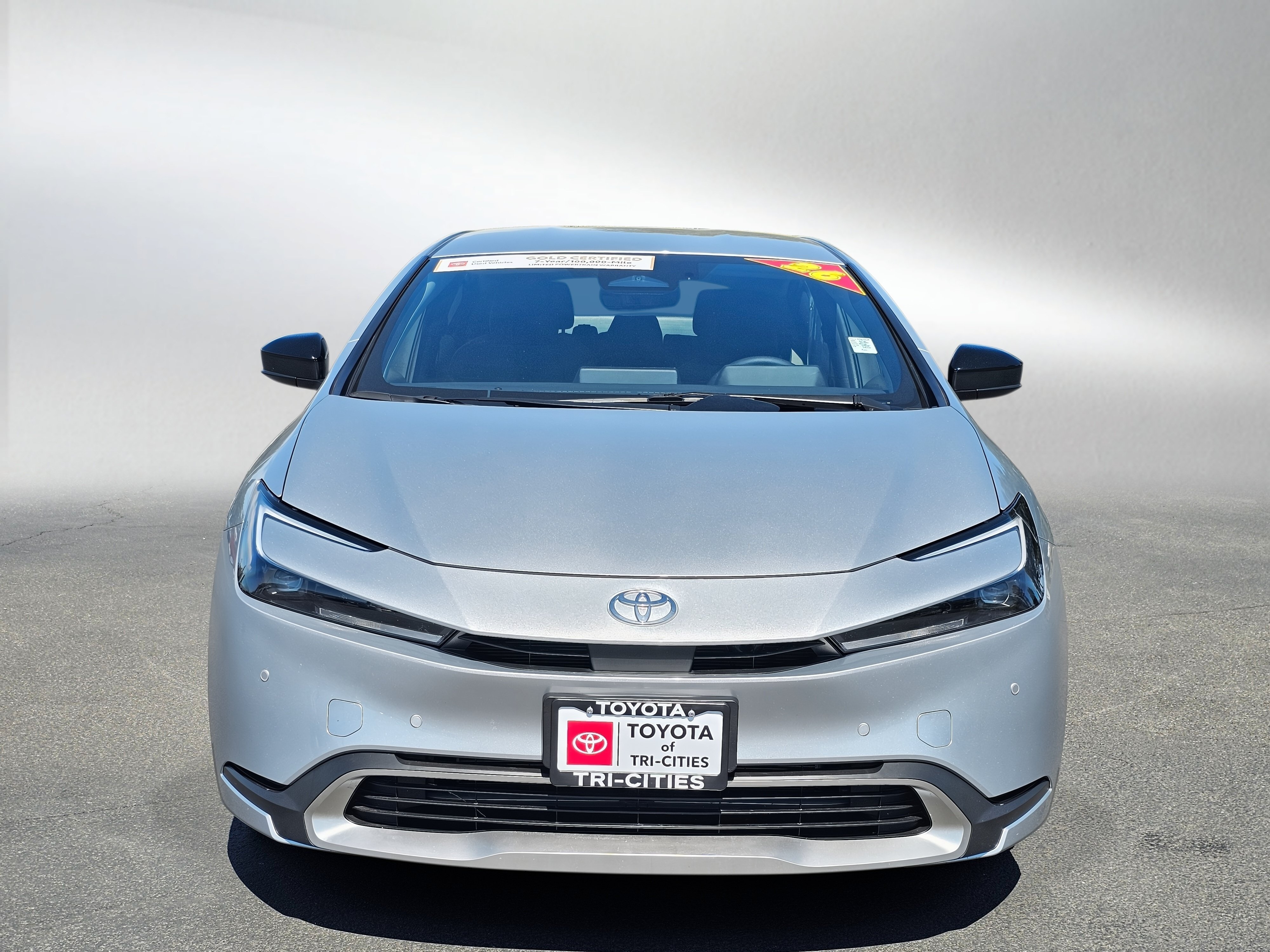 Certified 2026 Toyota Prius Plug-In Hybrid FWD image 9