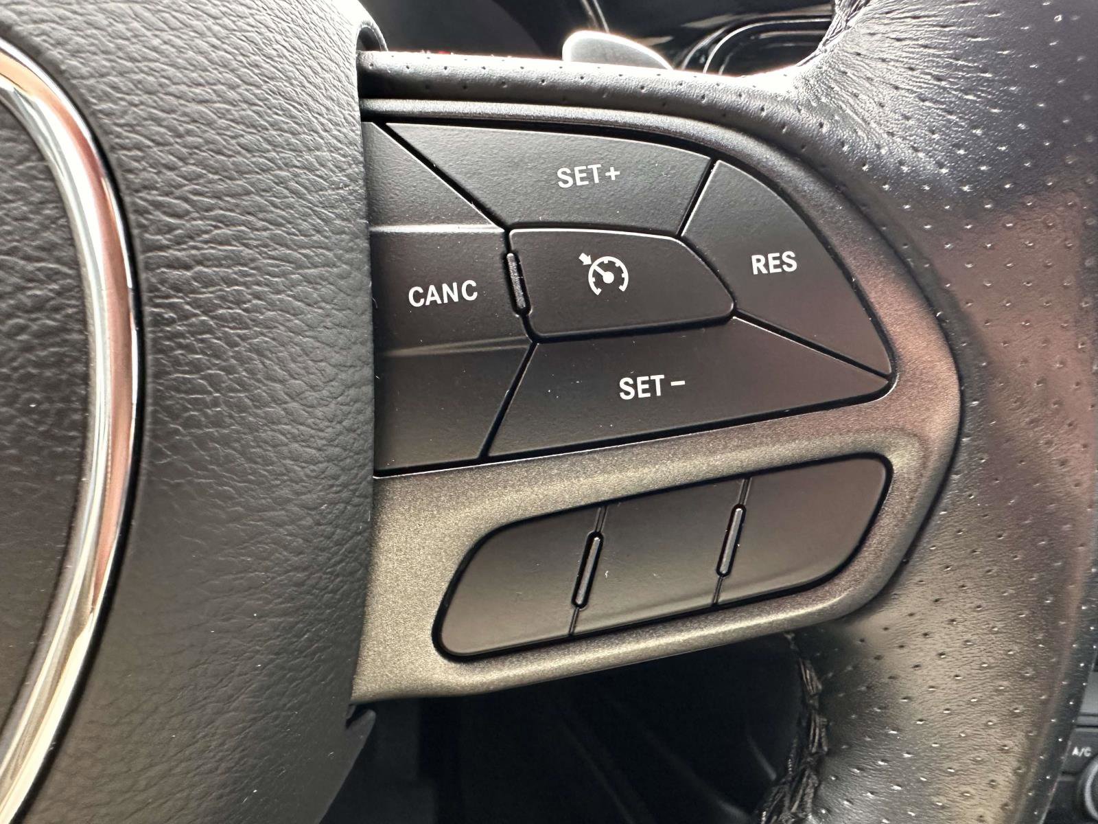 Used 2022 Dodge Durango R/T w/ Blacktop Package AWD/4WD image 20