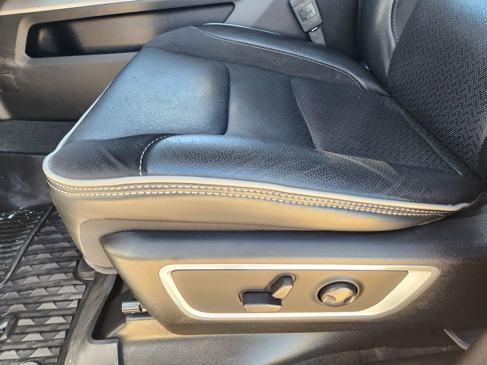 Used 2022 RAM 1500 Laramie image 27