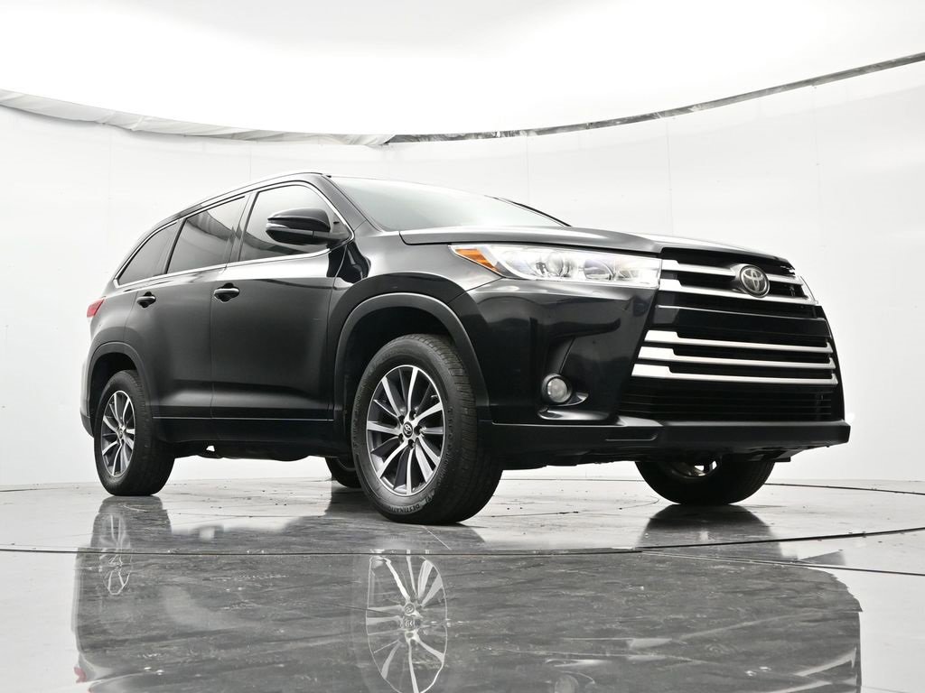 Used 2017 Toyota Highlander image 37
