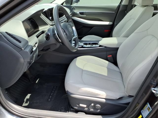 Used 2022 Hyundai Sonata Limited w/ Winter Weather Package FWD image 13
