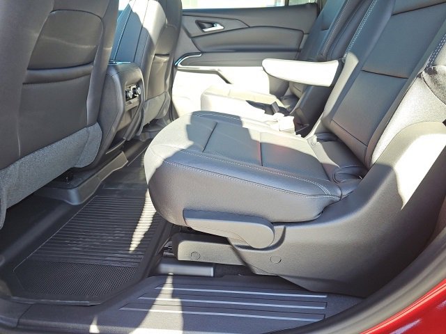 New 2026 Chevrolet Traverse LT image 13