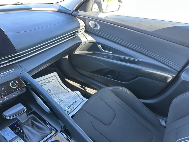 Used 2024 Hyundai Elantra SEL w/ Convenience Package image 29