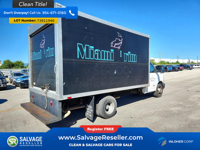 Used 2015 Chevrolet Express 4500 RWD image 4