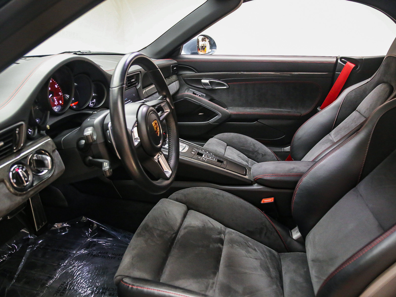 Certified 2018 Porsche 911 Carrera GTS RWD image 22