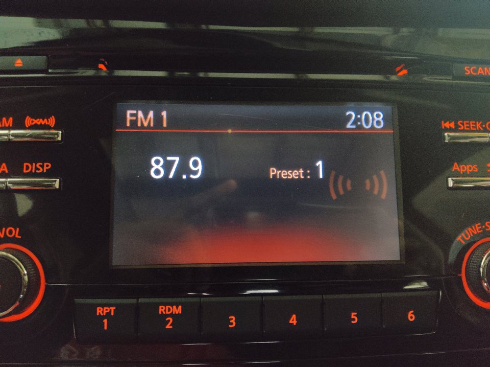 Used 2015 Nissan Rogue SV w/ SV Moonroof Package FWD image 25