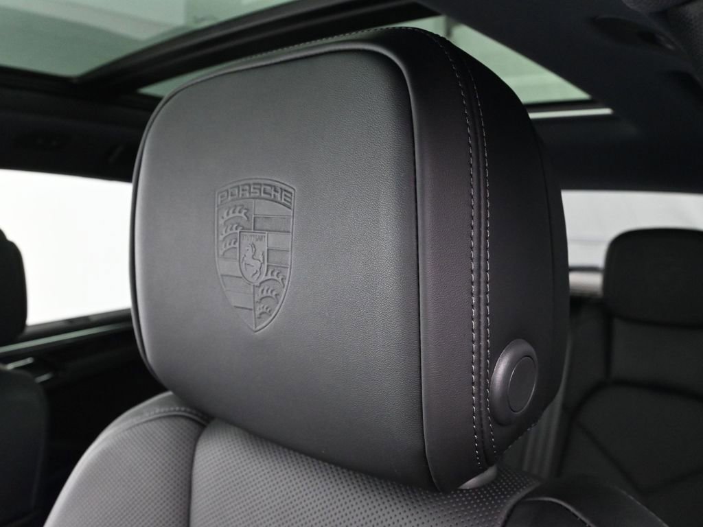 New 2025 Porsche Macan image 20