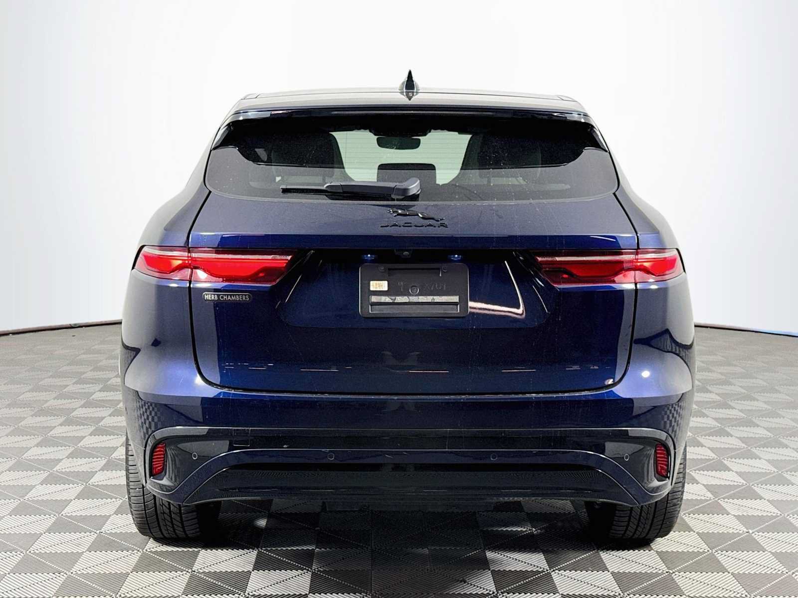 Used 2024 Jaguar F-PACE R-Dynamic S AWD/4WD image 6