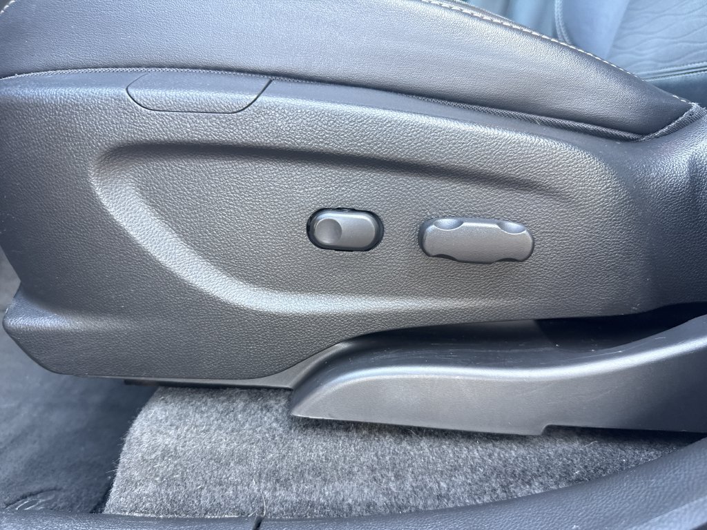 Used 2016 Buick Encore Convenience FWD image 12