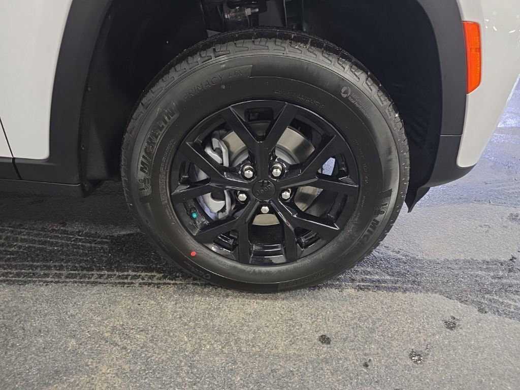 New 2026 Jeep Grand Cherokee Altitude AWD/4WD image 13