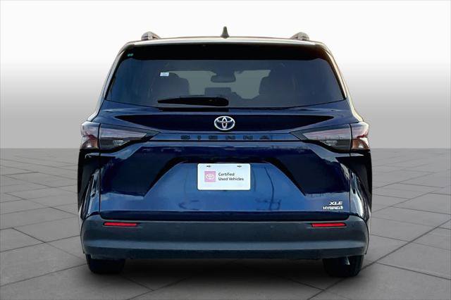 Certified 2024 Toyota Sienna XLE FWD image 5