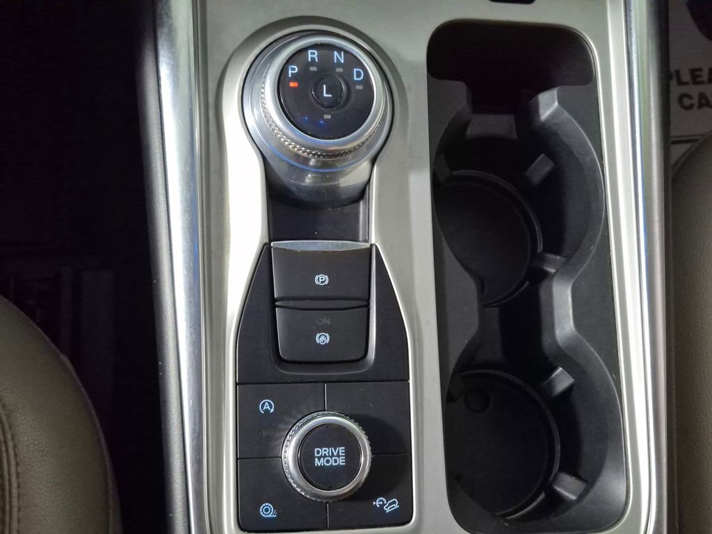 Used 2021 Ford Explorer Limited w/ Equipment Group 301A AWD/4WD image 17