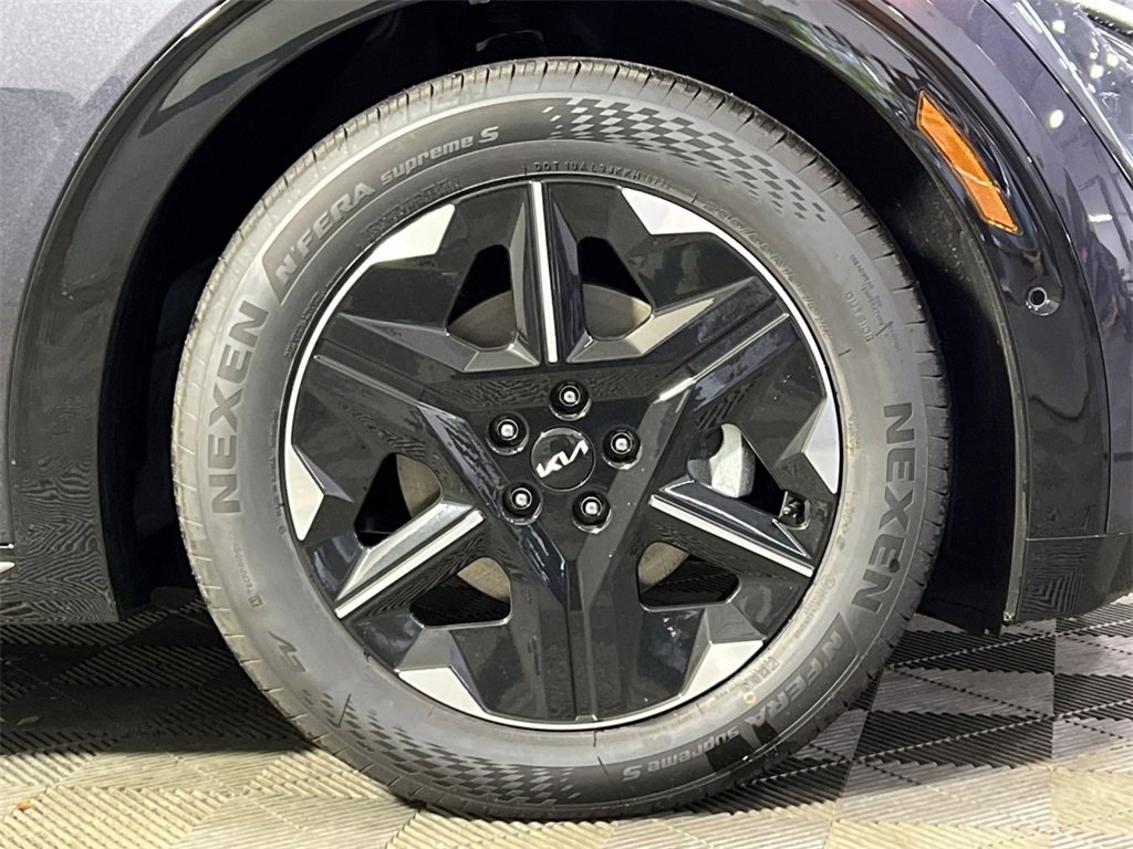 New 2025 Kia EV6 Wind image 10