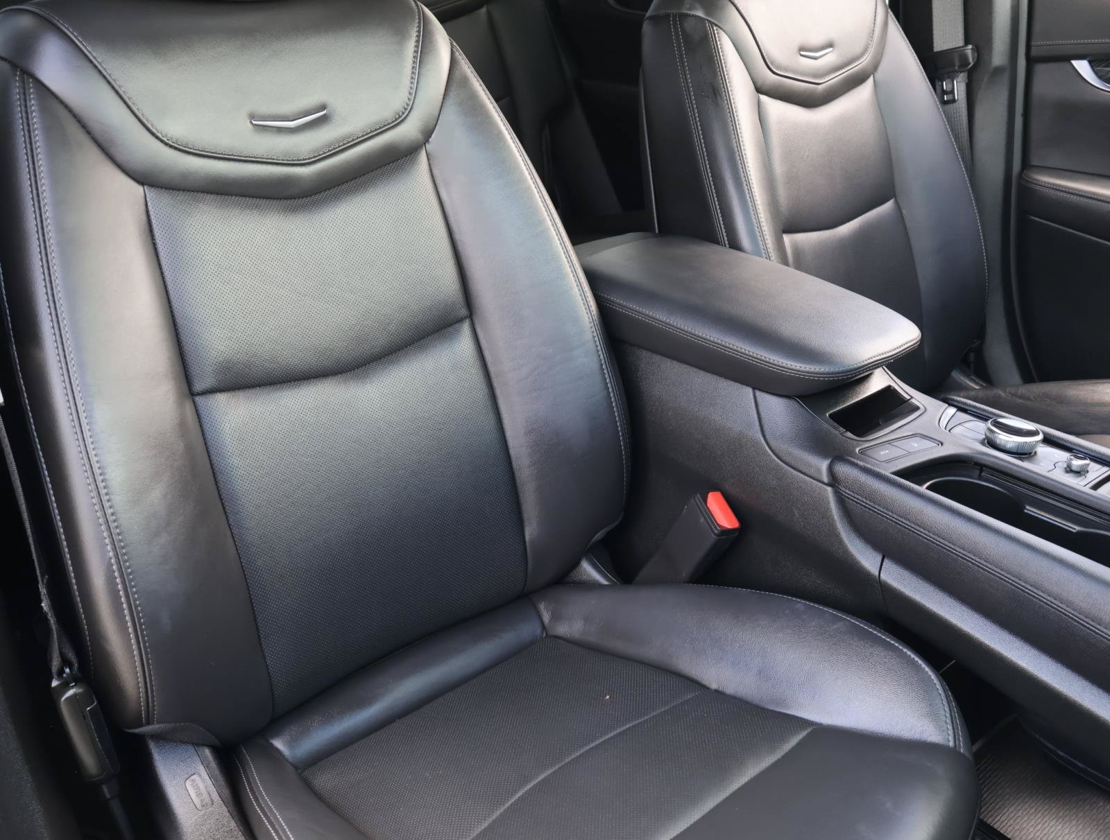 Certified 2025 Cadillac XT6 Premium Luxury FWD image 23