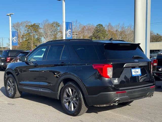 Used 2022 Ford Explorer XLT w/ Equipment Group 202A image 3