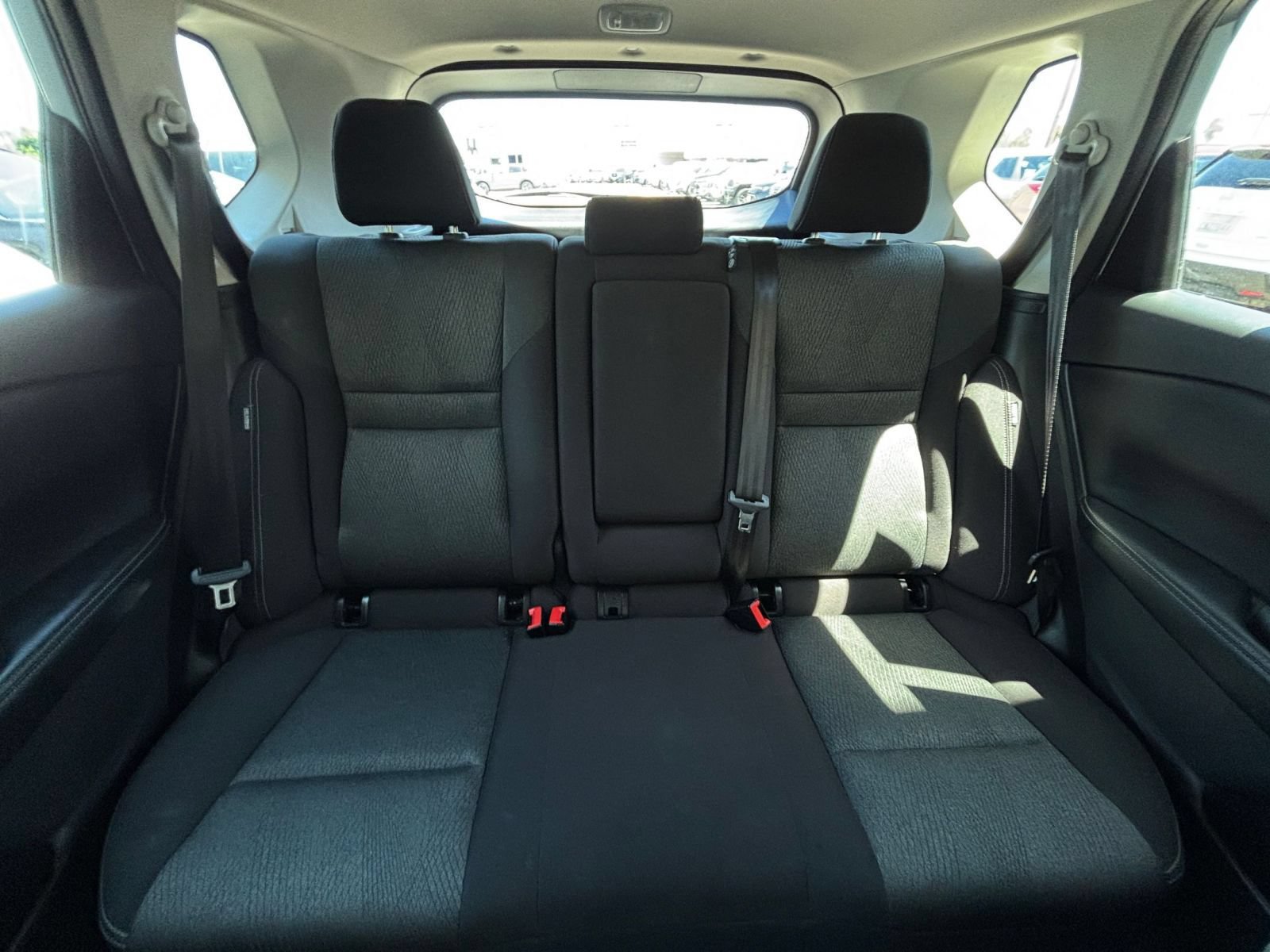 Used 2025 Nissan Rogue SV FWD image 40