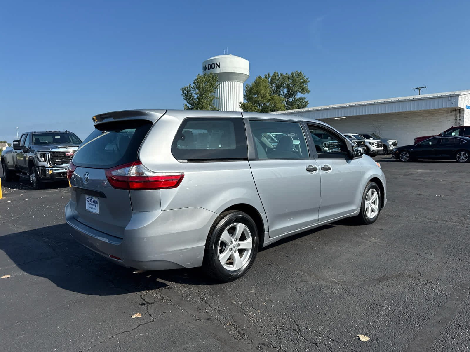 Used 2015 Toyota Sienna L FWD image 5