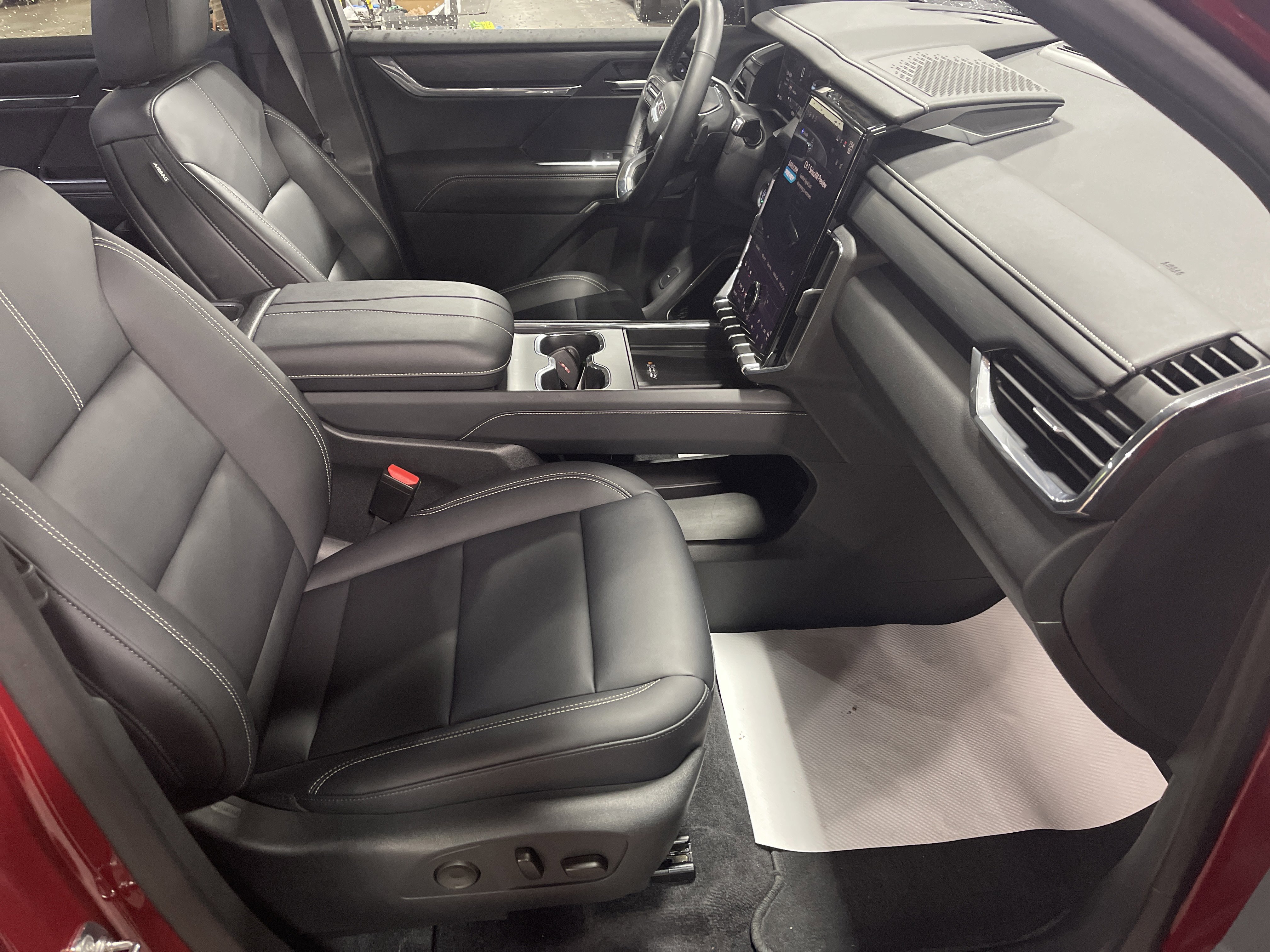 Used 2024 GMC Acadia Elevation image 14