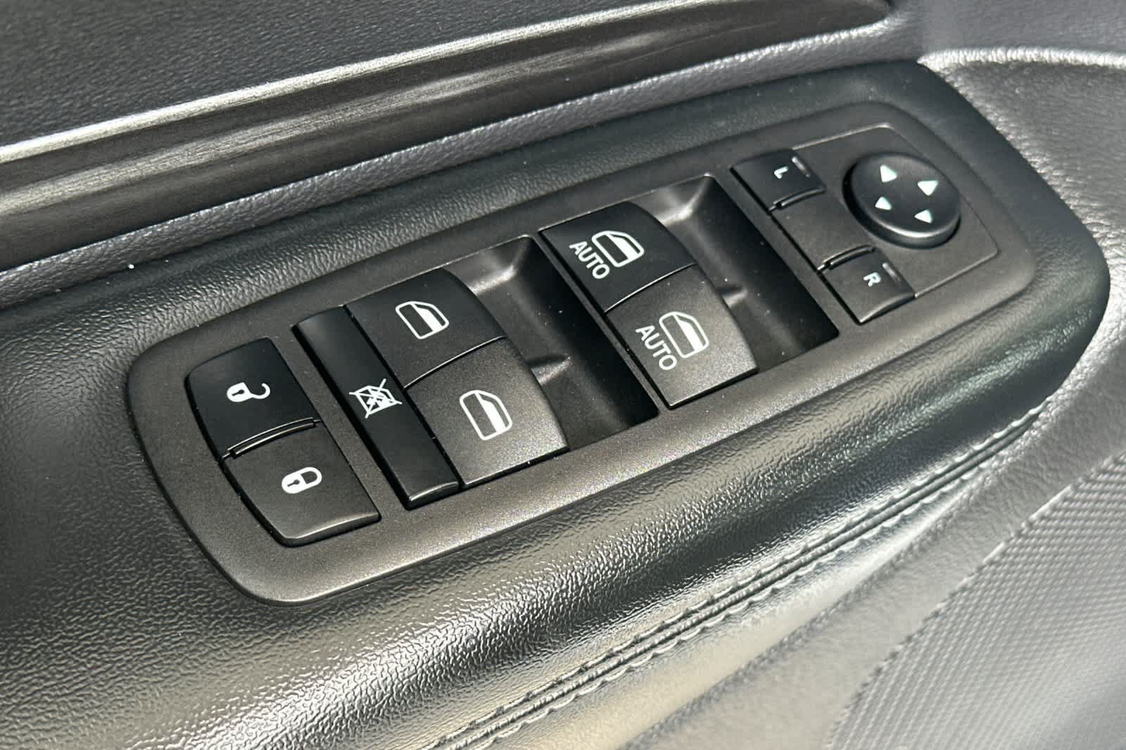 Used 2023 Dodge Durango SXT RWD image 13
