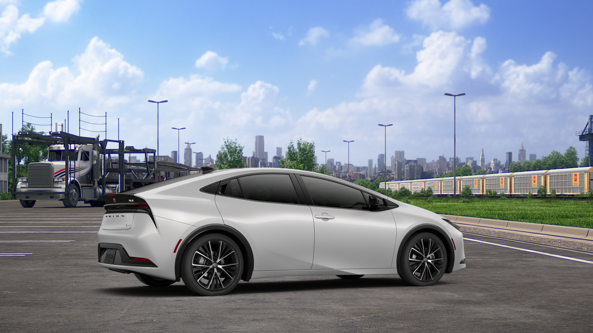 New 2027 Toyota Prius XLE FWD image 13