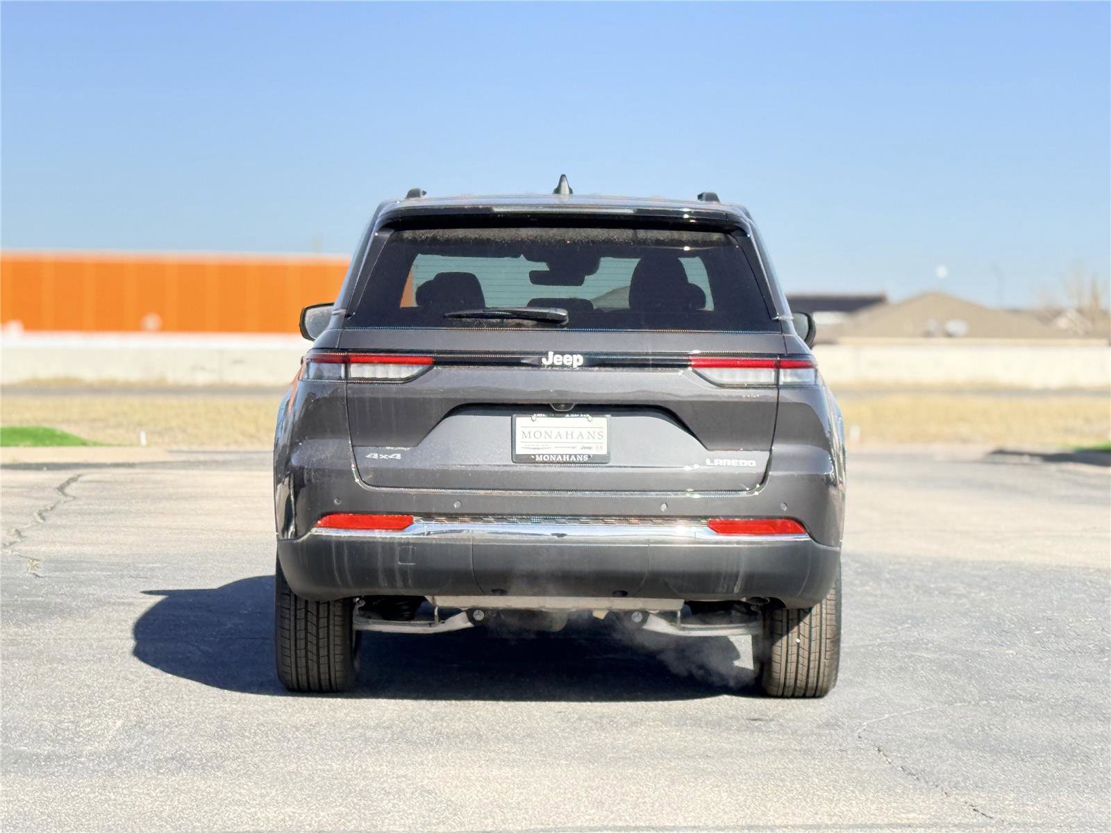 New 2025 Jeep Grand Cherokee Laredo X w/ Luxury Tech Group I AWD/4WD image 6