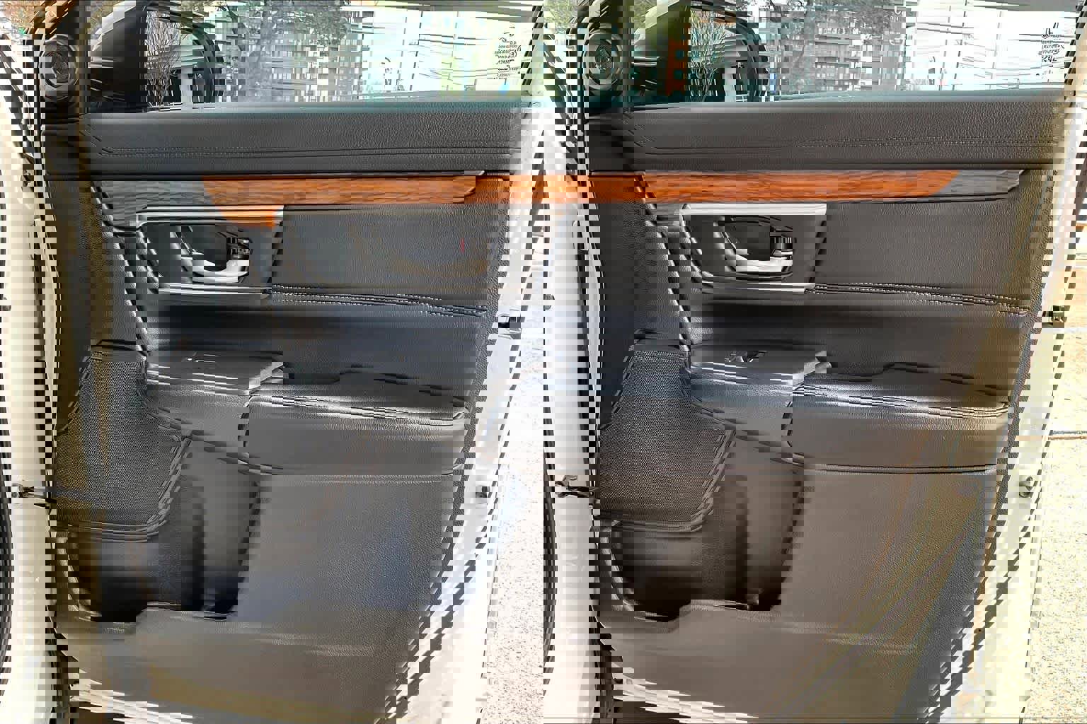 Used 2018 Honda CR-V Touring image 19