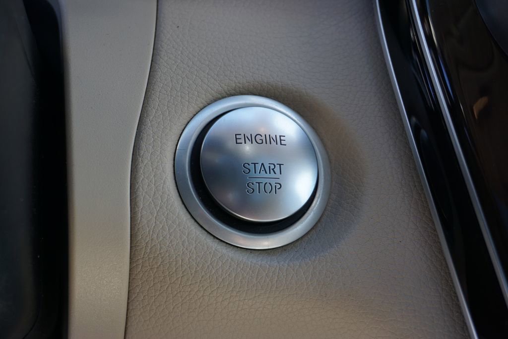 Used 2019 Mercedes-Benz GLC 300 image 32