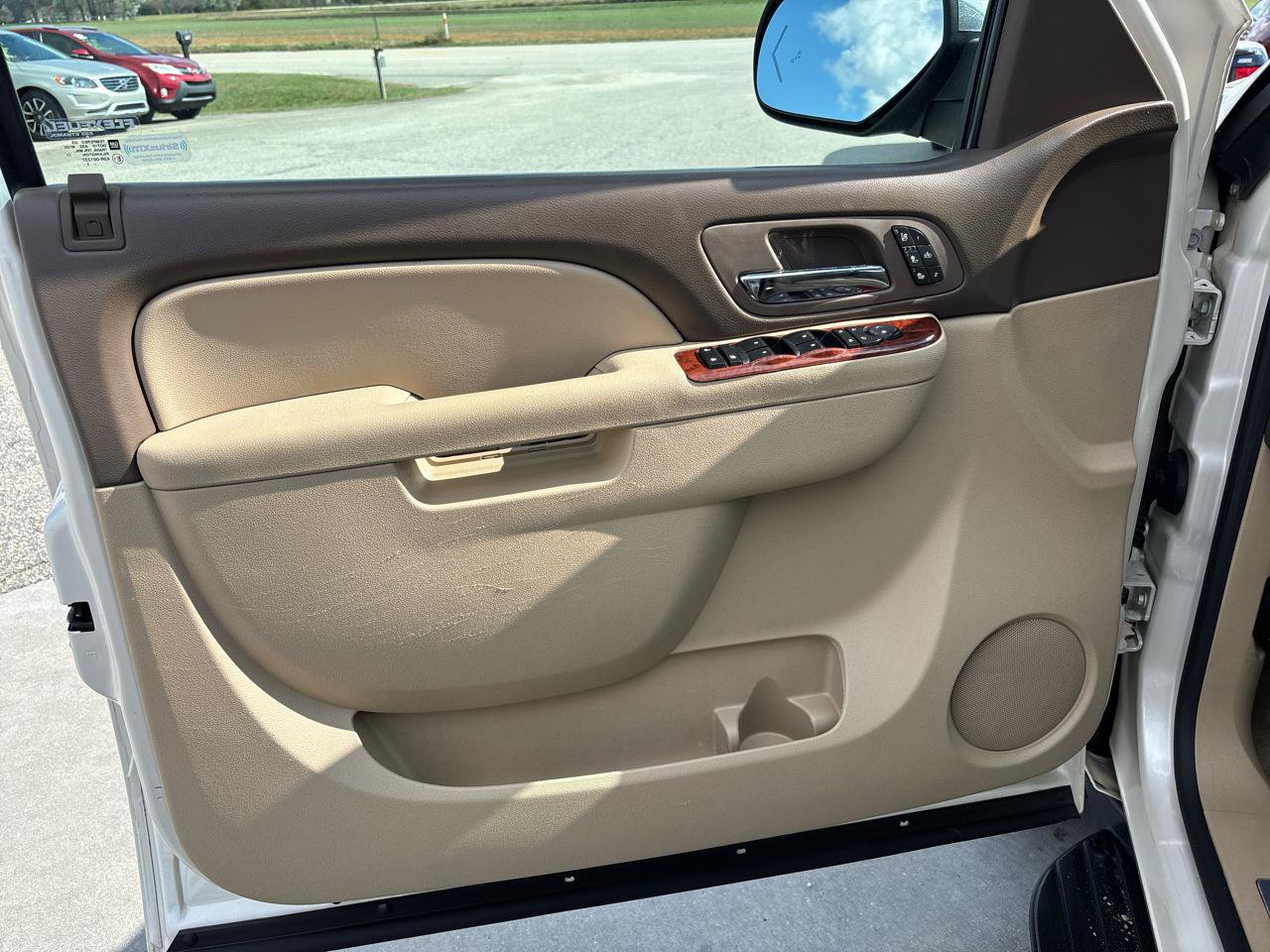 Used 2014 Chevrolet Suburban LTZ AWD/4WD image 20