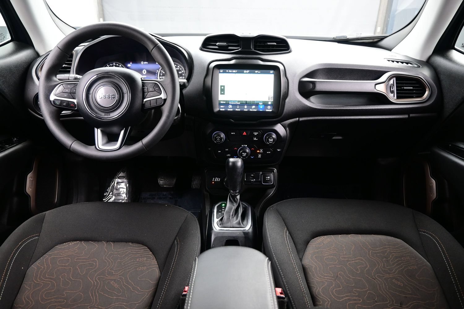 Used 2023 Jeep Renegade Latitude AWD/4WD image 18