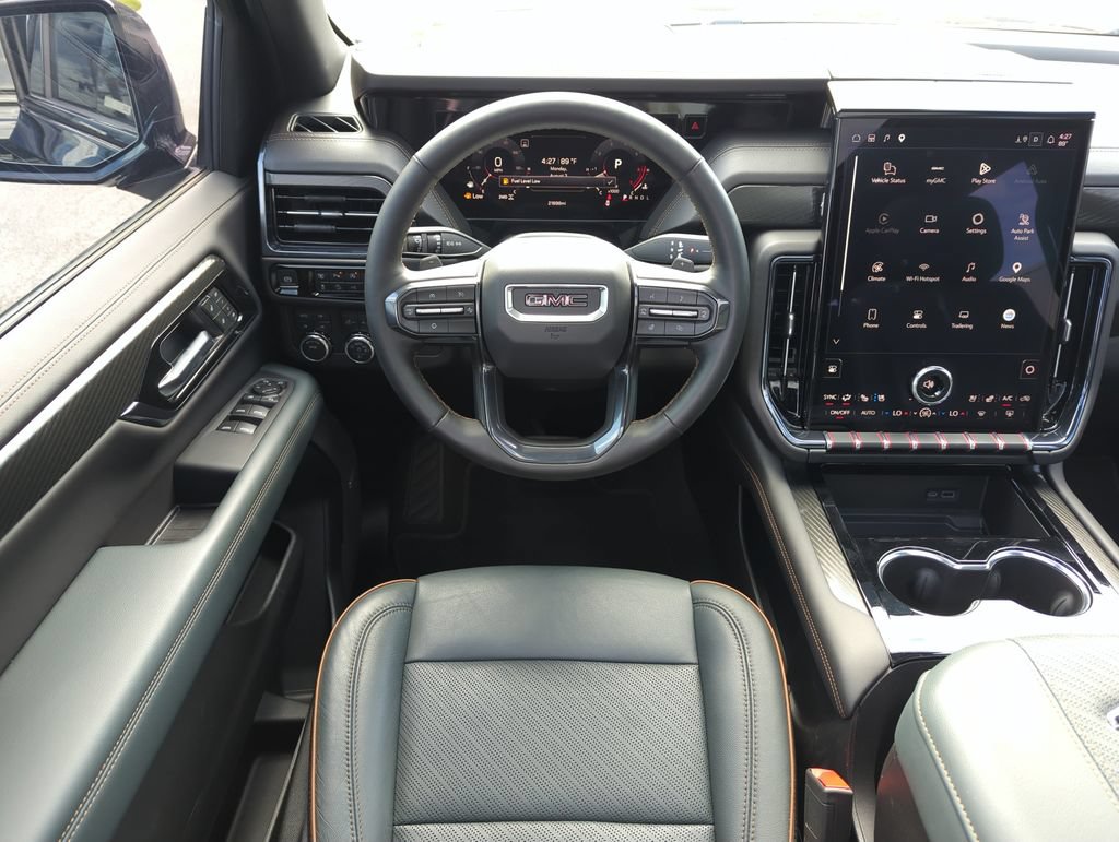 Used 2025 GMC Yukon AT4 w/ AT4 Premium Package AWD/4WD image 13