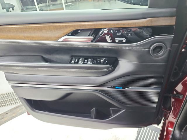 Used 2023 Jeep Grand Wagoneer L Series II image 32