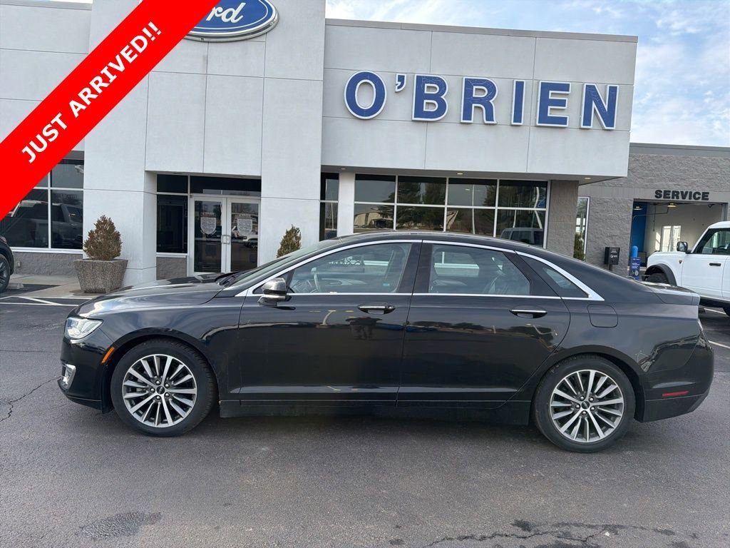 Used 2017 Lincoln MKZ Premiere image 1