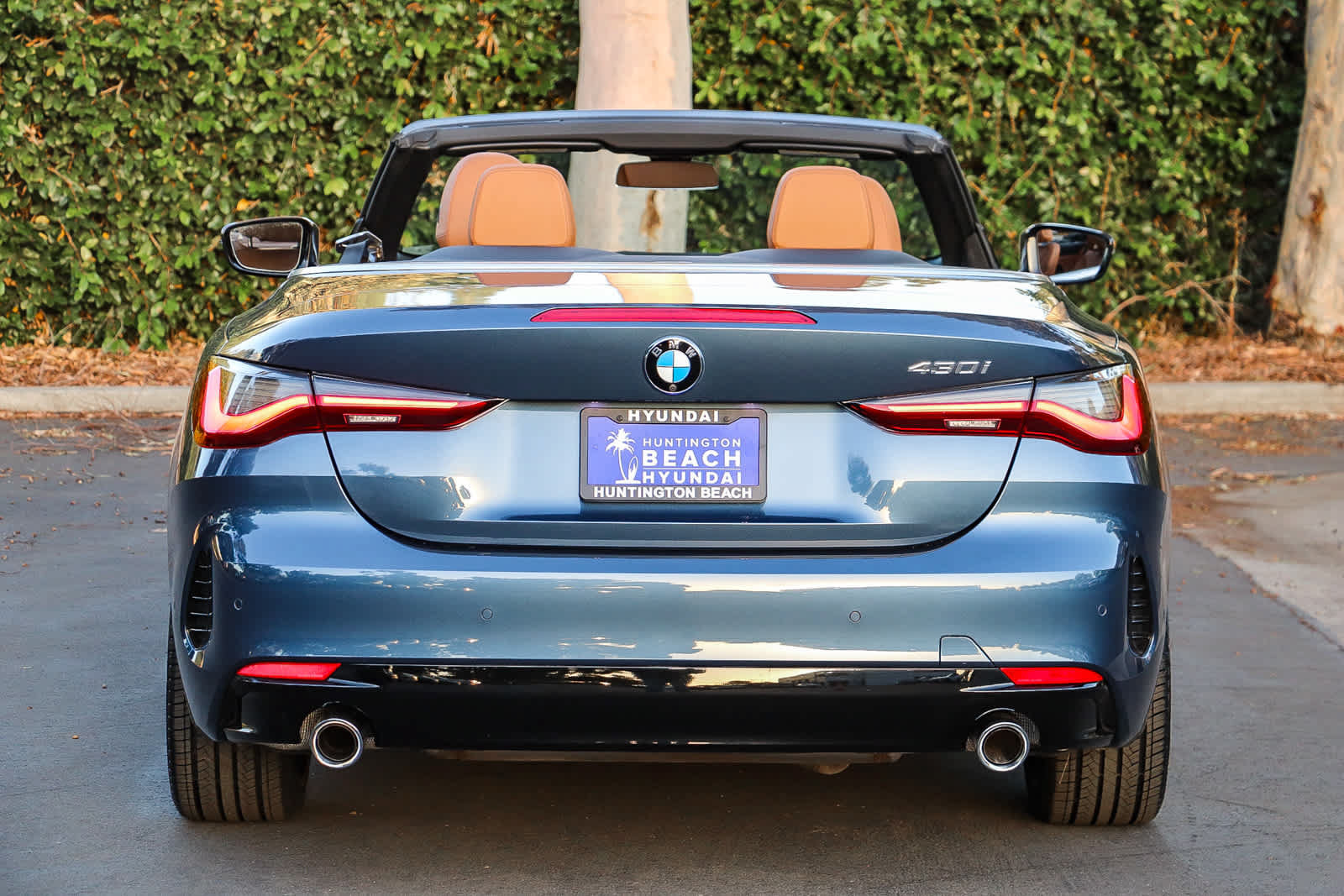 Used 2024 BMW 430i Convertible w/ Premium Package RWD image 7