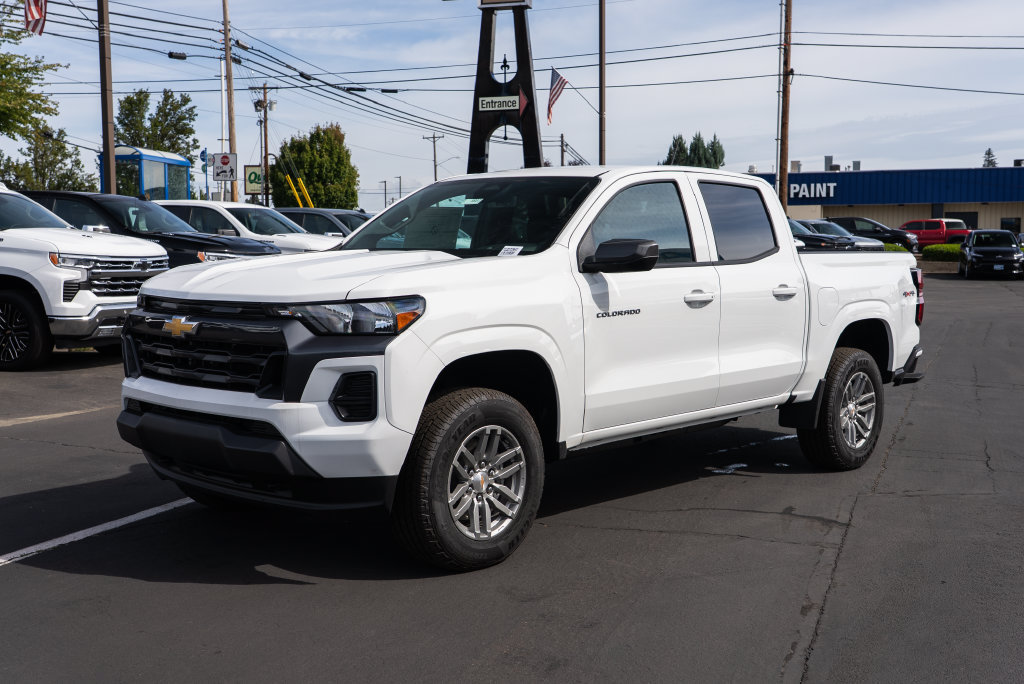 New 2026 Chevrolet Colorado LT w/ Advanced Trailering Package AWD/4WD image 3