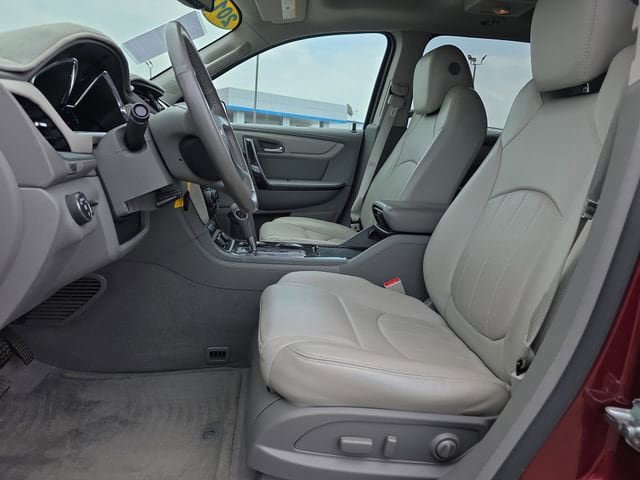 Used 2017 Chevrolet Traverse Premier FWD image 10