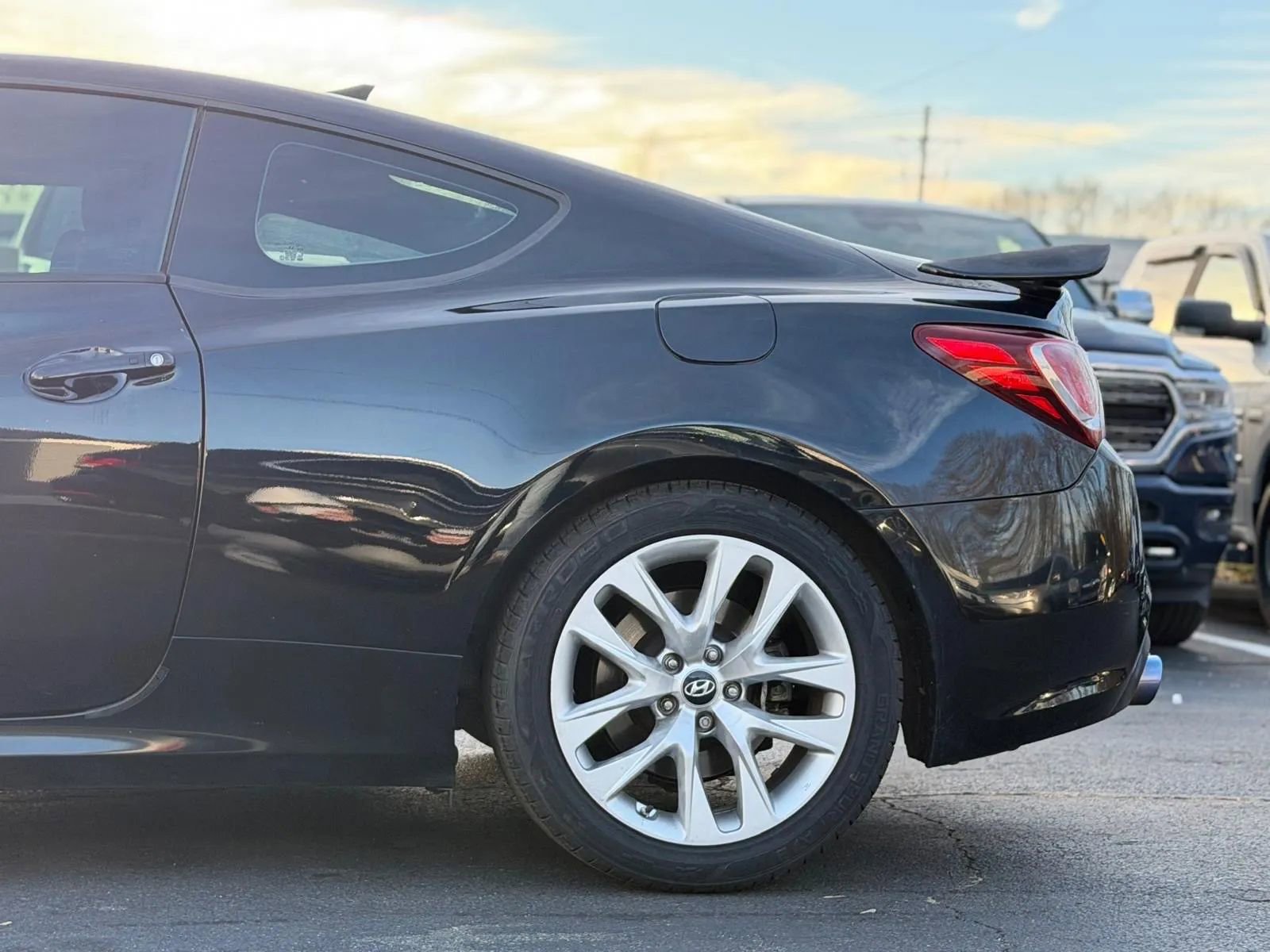 Used 2015 Hyundai Genesis 3.8 image 8