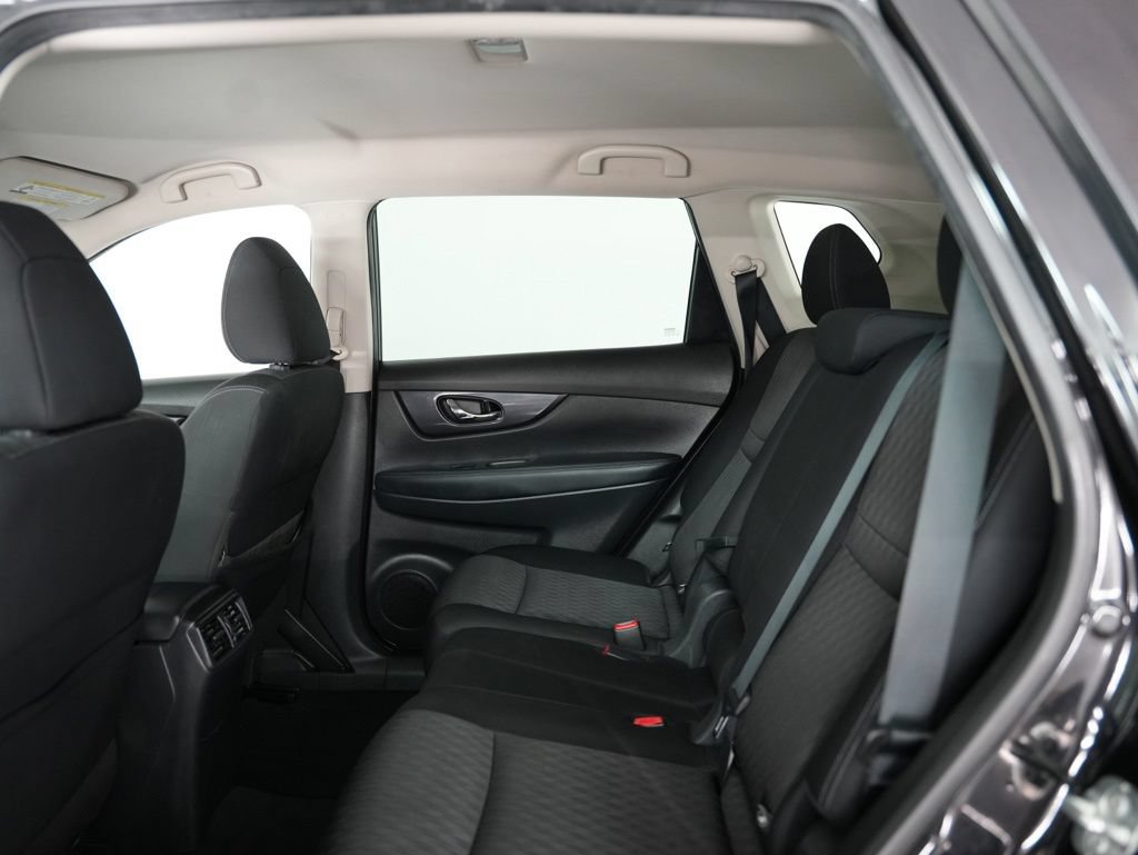 Used 2020 Nissan Rogue SV FWD image 32