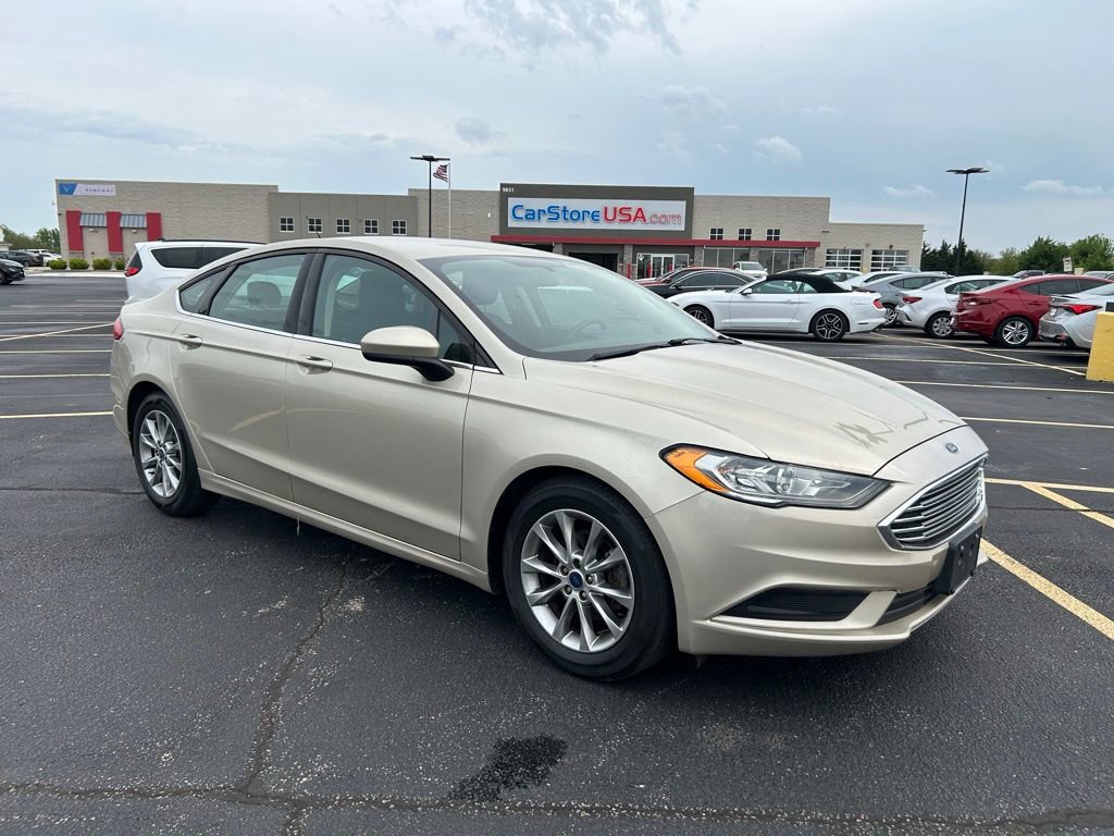 Used 2017 Ford Fusion SE w/ Fusion SE Technology Package image 1