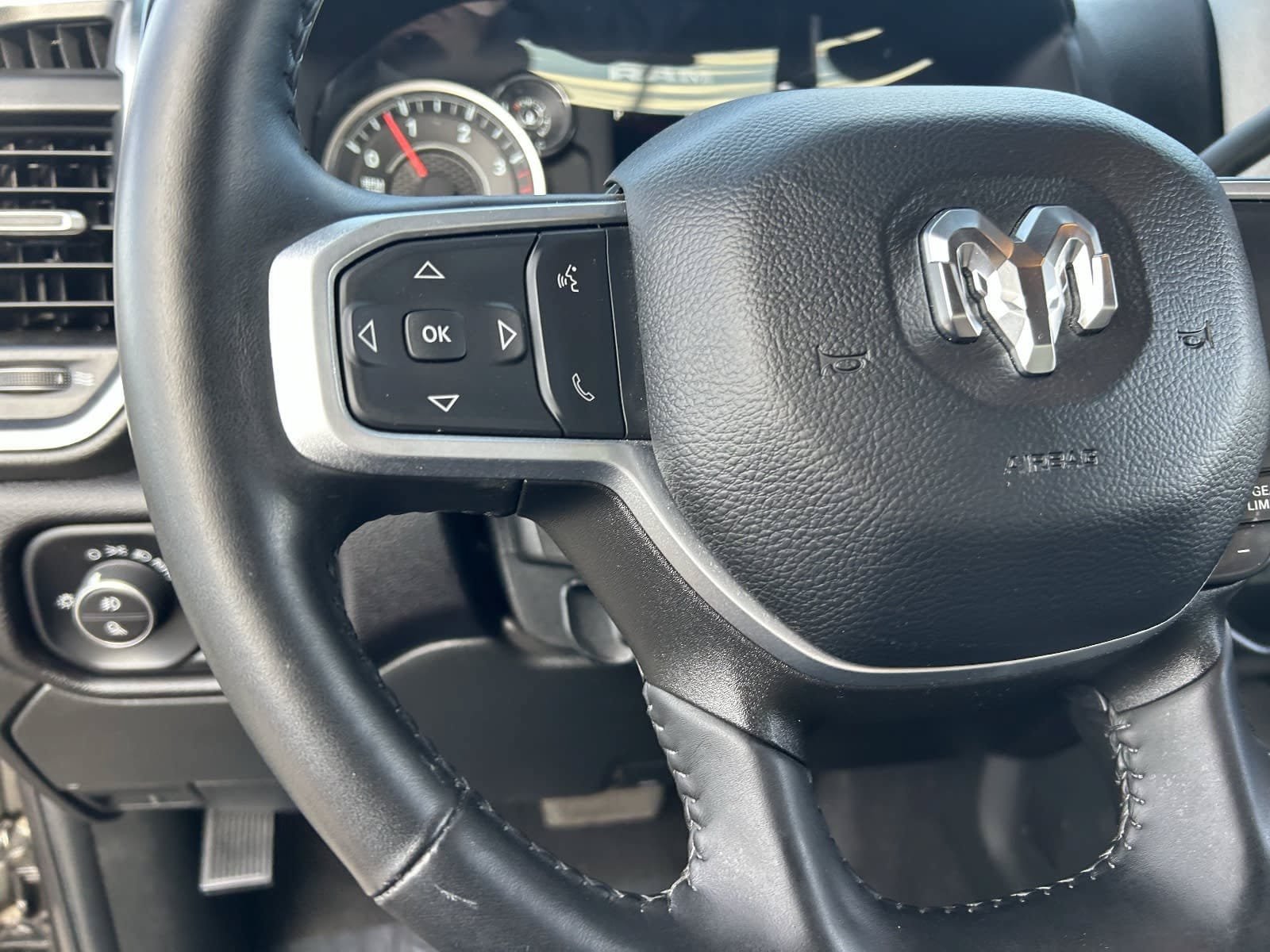 Used 2024 RAM 3500 Big Horn w/ Sport Appearance Package AWD/4WD image 27