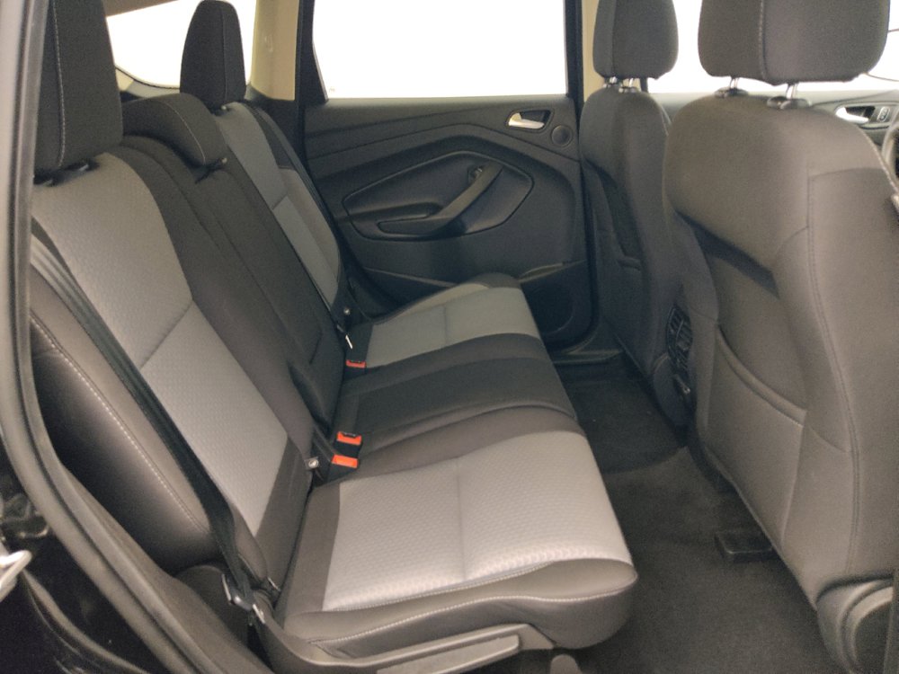 Used 2017 Ford Escape SE w/ Equipment Group 201A FWD image 19