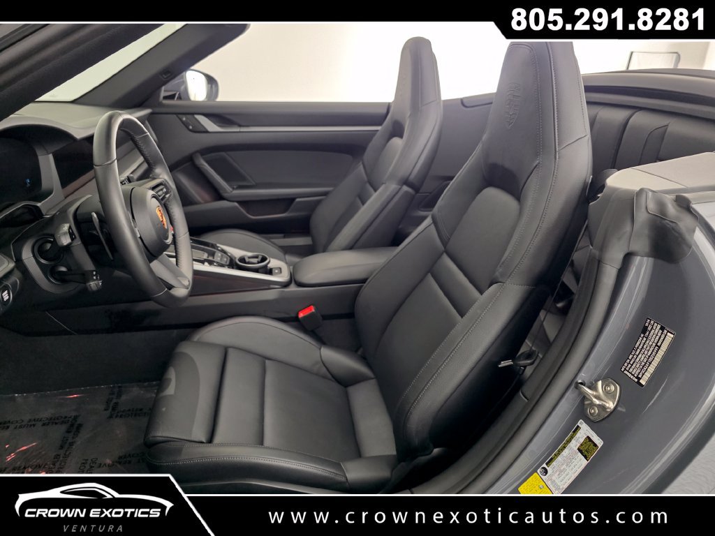 Used 2025 Porsche 911 Carrera w/ Premium Package RWD image 30