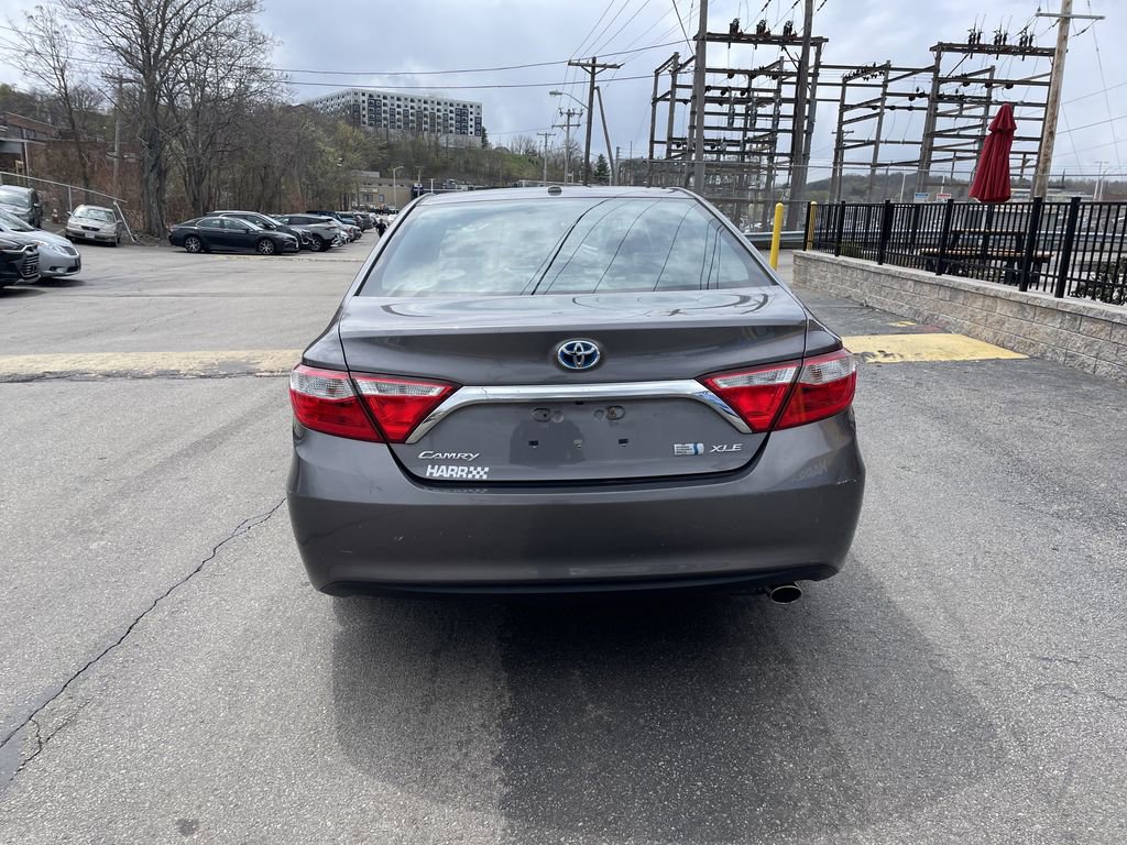 Used 2016 Toyota Camry XLE w/ Moonroof Package image 4