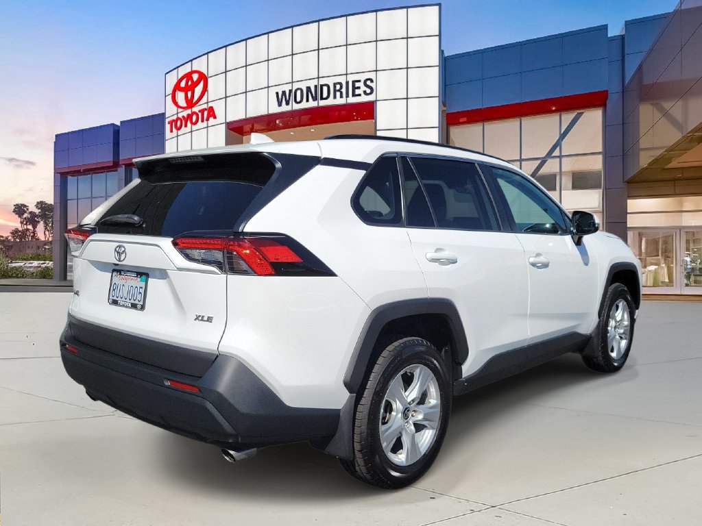 Used 2021 Toyota RAV4 XLE w/ Carpet Mat Package (TMS) FWD image 6