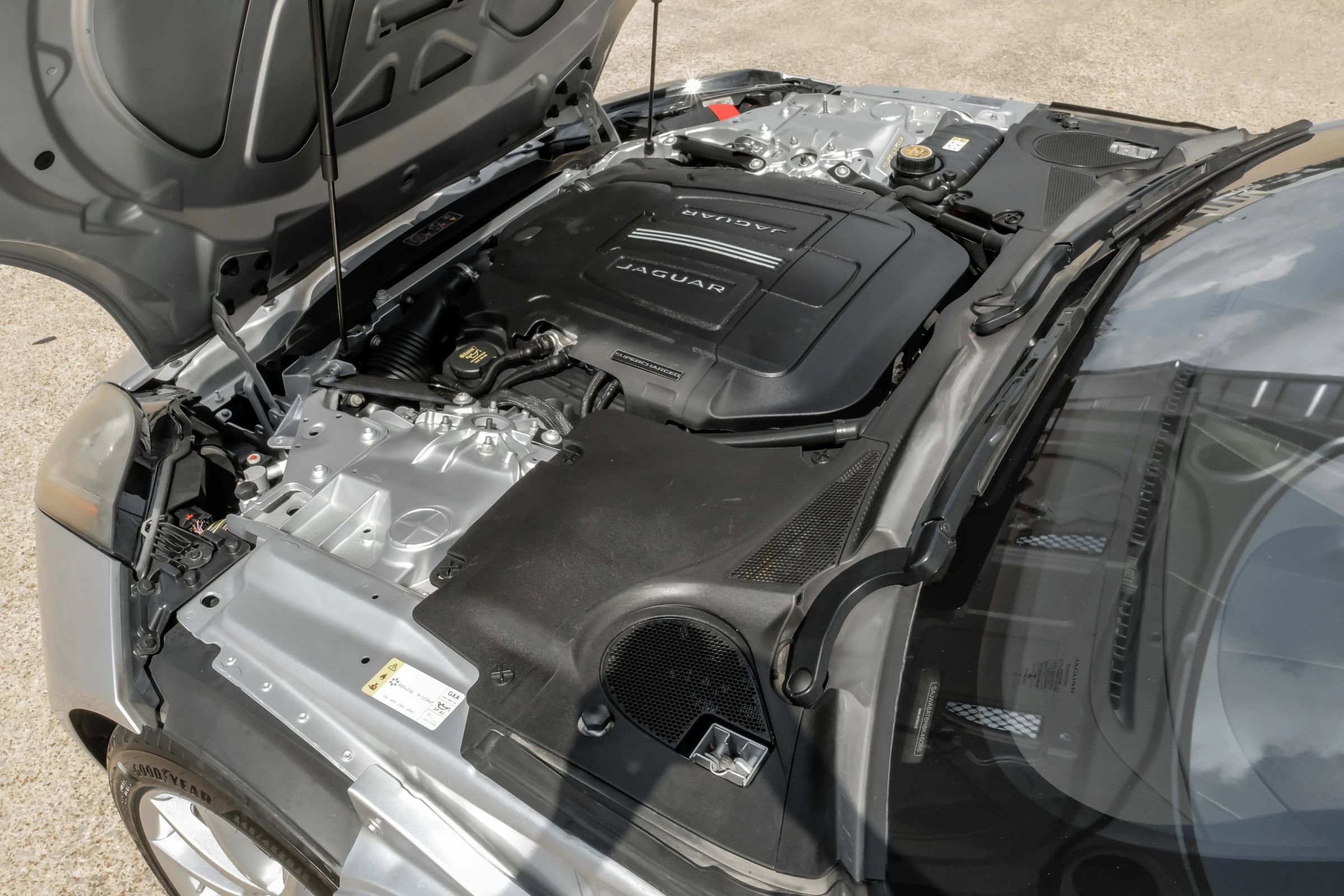 Used 2017 Jaguar F-TYPE Coupe image 40