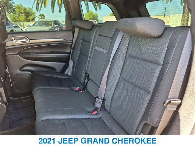 Used 2021 Jeep Grand Cherokee Laredo AWD/4WD image 22